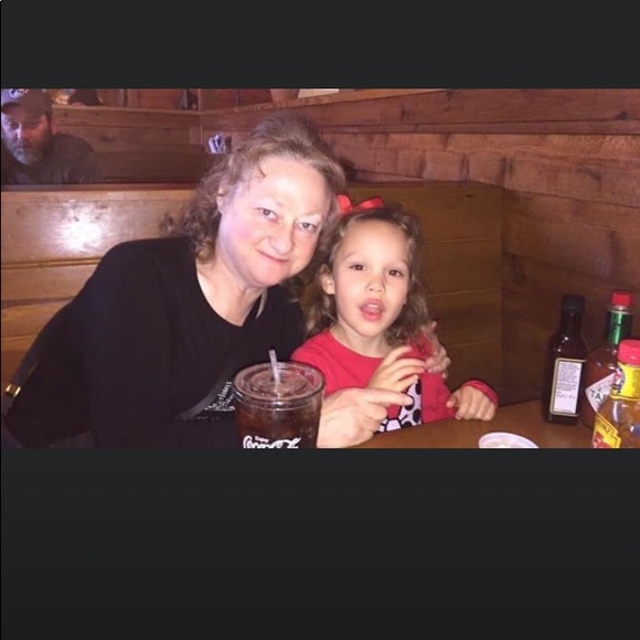 Meet your Posher, Cindi - Picture 1 of 1